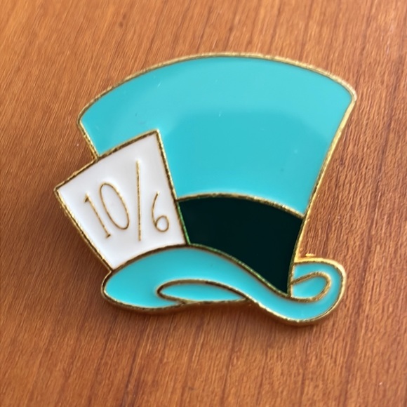 Mad Hatter Hat + Tea Cups - Disney Trading Pins - from Alice in Wonderland - Picture 2 of 5